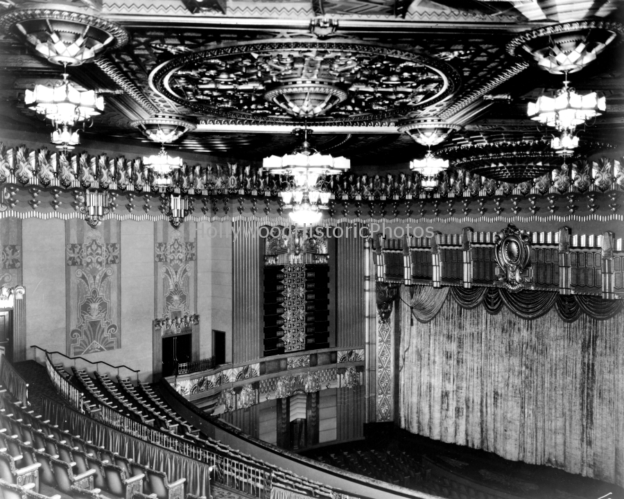 Warner Theatre-interior 1931 9404 Wilshire Blvd..jpg